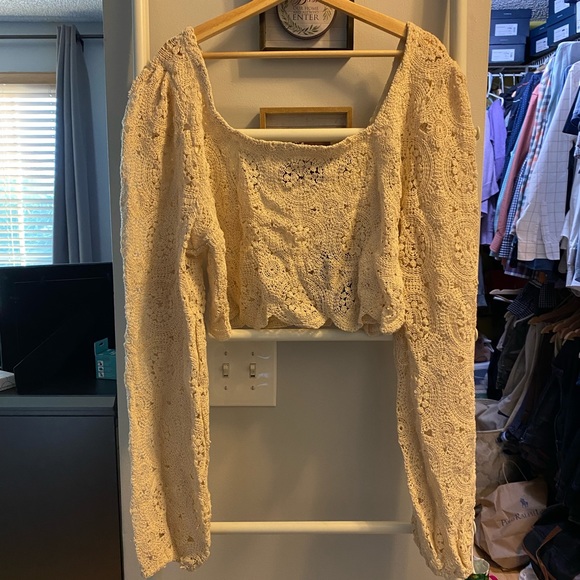 Fashion Nova Tops - Fashion Nova crochet cropped  top